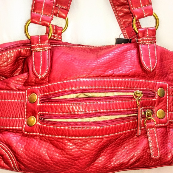 NWT Bag Marc Echo "Red" medium Size 2 Large Zip Pockets DISCOUNT SHIPPING!! - Picture 2 of 8